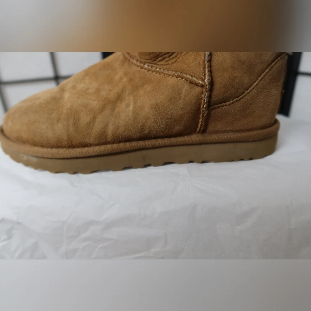 UGG Men's Chestnut Suede Slip-On Boots Size 8